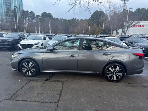 Certified 2022 Nissan Altima 2.5 SV image 4