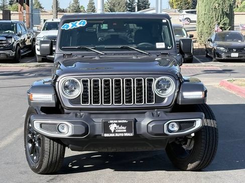 Used 2025 Jeep Wrangler Unlimited Sahara AWD/4WD image 3