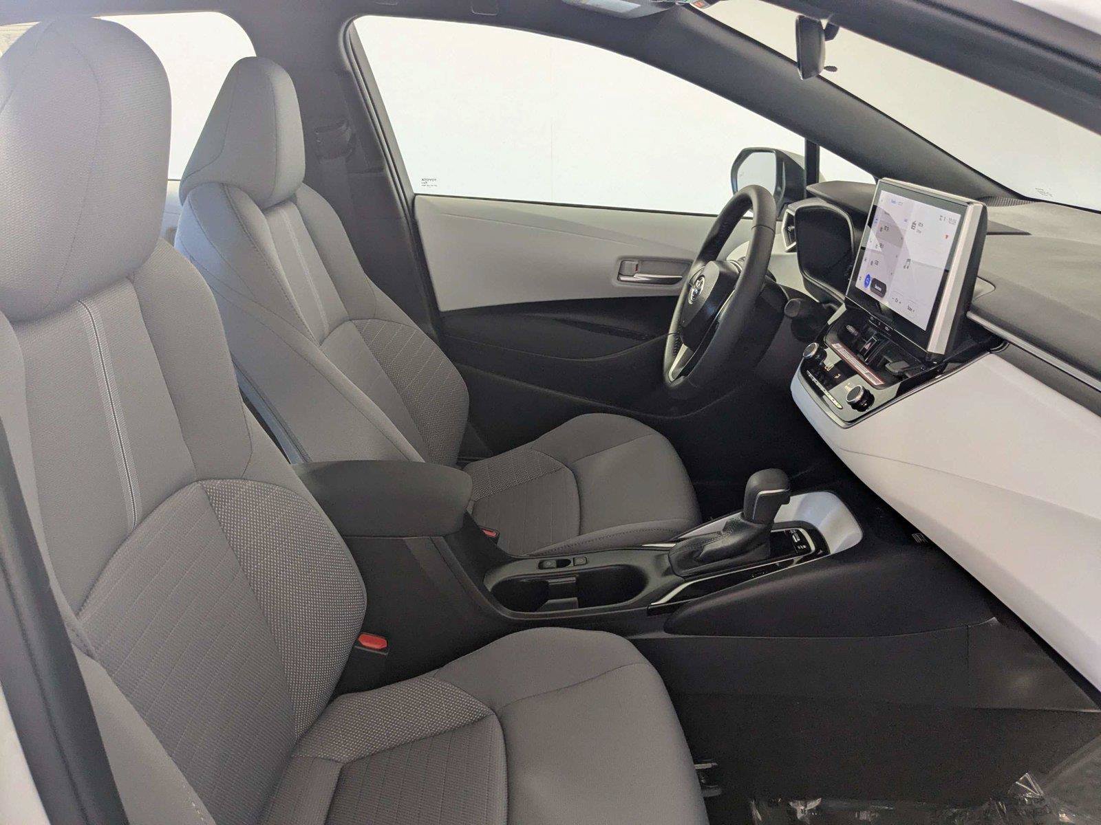 Certified 2026 Toyota Corolla SE w/ SE Package FWD image 31