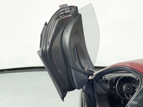 Used 2019 McLaren 600LT image 29