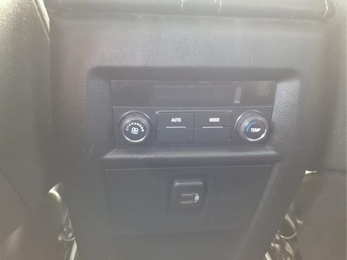 Used 2020 Chevrolet Traverse LS AWD/4WD image 13