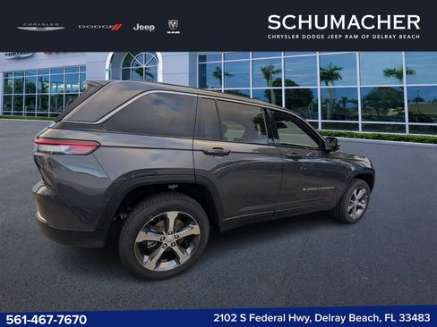 New 2026 Jeep Grand Cherokee Limited w/ Luxury Tech Group II AWD/4WD image 7