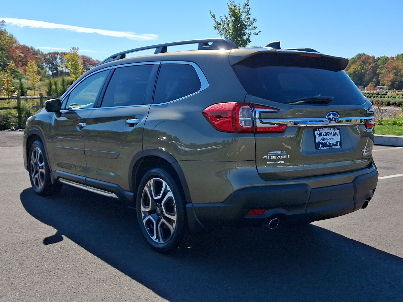 Used 2023 Subaru Ascent Touring AWD/4WD image 5