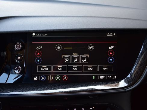 Used 2023 Buick Envision Essence image 44