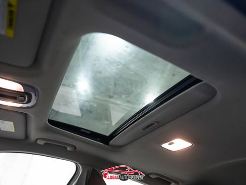 Used 2025 Hyundai Elantra SEL image 35