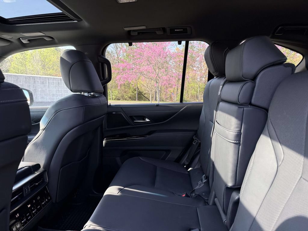 Used 2025 Lexus LX 600 4WD w/ Accessory Package (2T) image 17
