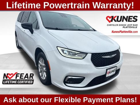 Used 2024 Chrysler Pacifica Touring-L FWD image 1