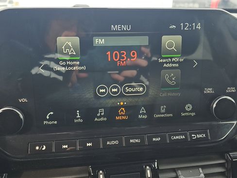 Used 2023 Nissan Pathfinder SL image 16