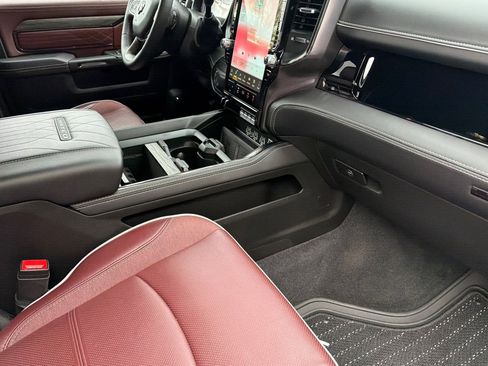 Used 2025 RAM 3500 Limited image 15