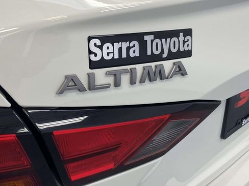 Used 2025 Nissan Altima 2.5 SV image 10