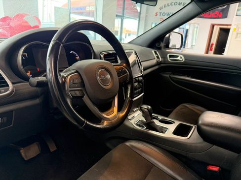 Used 2021 Jeep Grand Cherokee Laredo X AWD/4WD image 24