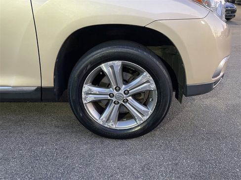Used 2011 Toyota Highlander Limited image 7