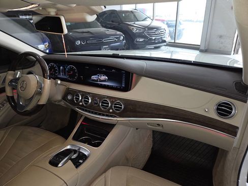 Used 2019 Mercedes-Benz S 560 Sedan image 31