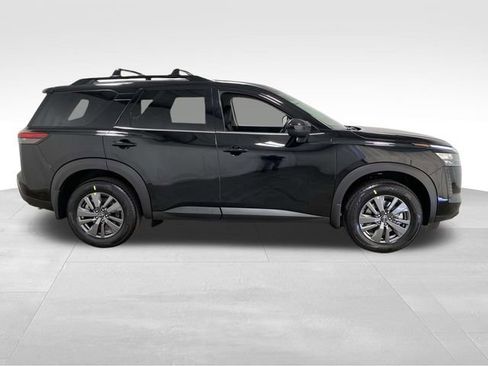 New 2026 Nissan Pathfinder SV image 2