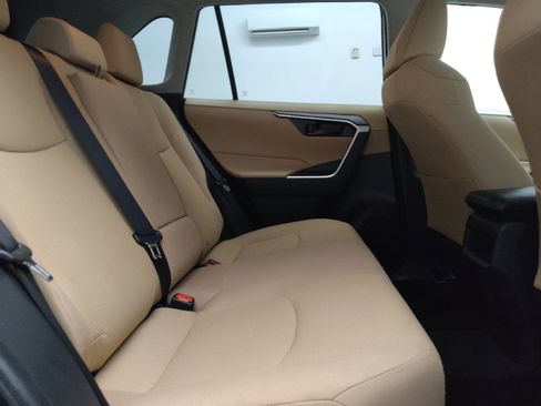 Used 2021 Toyota RAV4 LE w/ Carpet Mat Package (TMS) AWD/4WD image 19