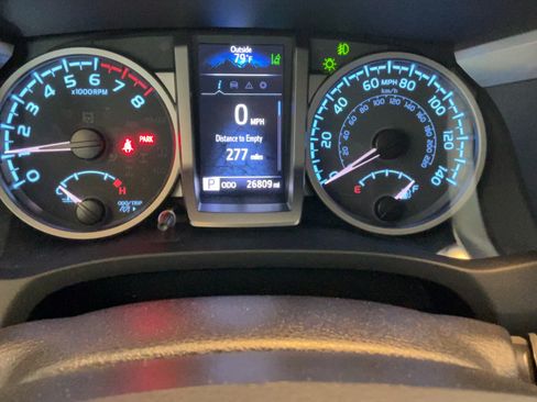 Used 2022 Toyota Tacoma SR5 RWD image 10
