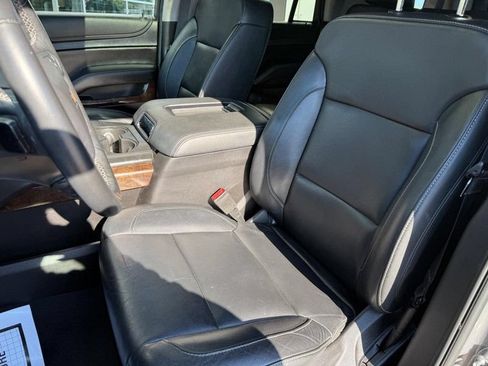 Used 2019 Chevrolet Tahoe LT w/ LT Signature Package AWD/4WD image 17