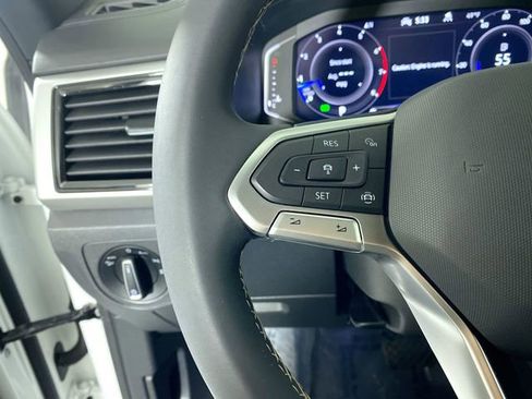 Used 2022 Volkswagen Atlas Cross Sport SE image 11