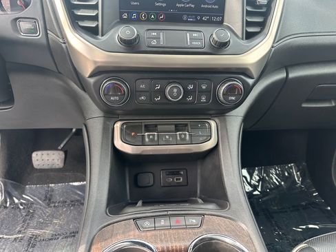 Used 2022 GMC Acadia Denali image 11