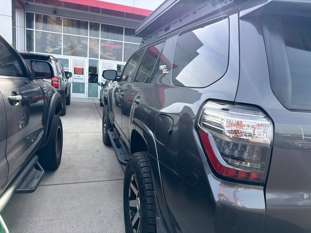 Used 2019 Toyota 4Runner TRD Off-Road Premium AWD/4WD image 7