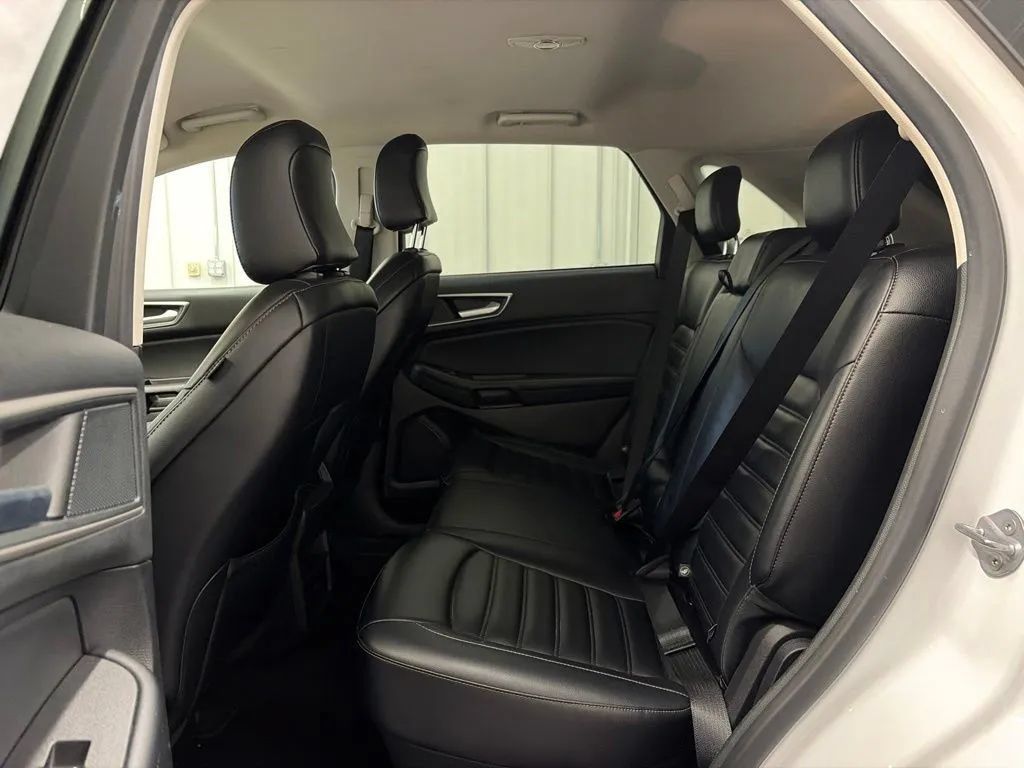 Used 2024 Ford Edge SEL AWD/4WD image 14