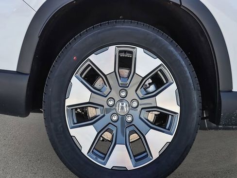 New 2026 Honda Pilot Touring image 7