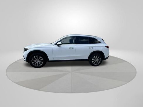 Used 2025 Mercedes-Benz GLC 300 4MATIC image 4