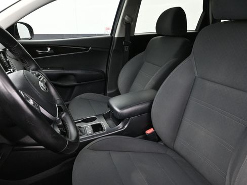 Used 2020 Kia Sorento LX w/ LX I4 Convenience Package image 11