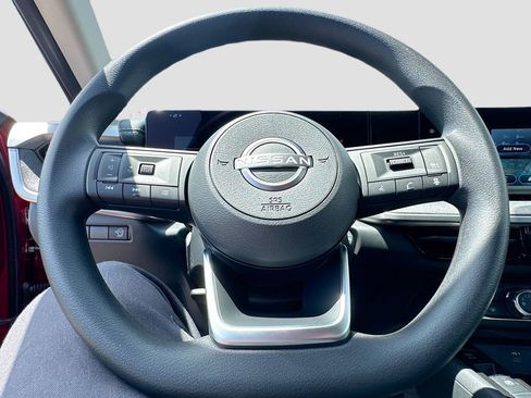 Used 2025 Nissan Kicks SV w/ Charging Package image 11