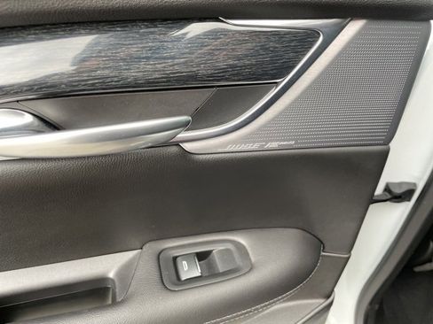 Used 2022 Cadillac XT5 Premium Luxury image 32