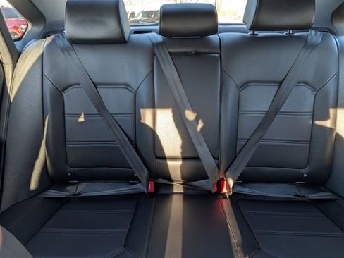 Used 2022 Volkswagen Passat 2.0T R-Line image 9