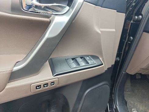 Used 2023 Lexus GX 460 Premium w/ Premium Package AWD/4WD image 11