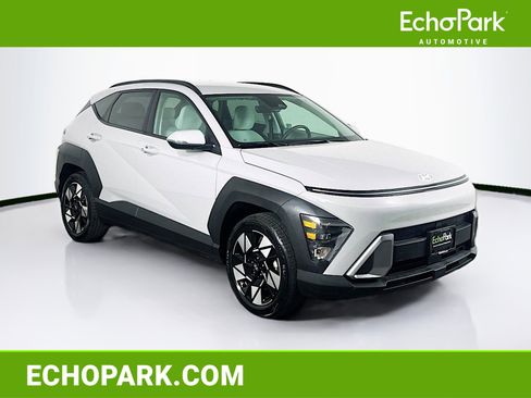 Used 2025 Hyundai Kona SEL image 1
