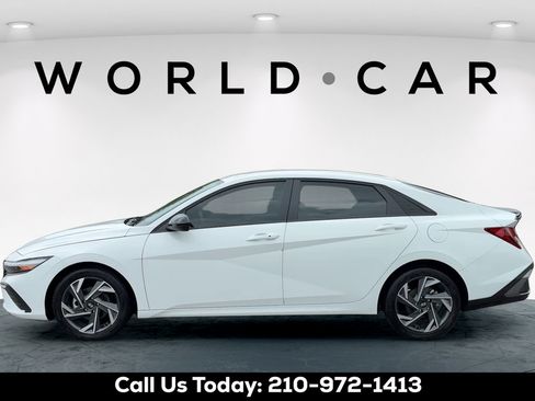 Certified 2025 Hyundai Elantra Sport FWD image 6