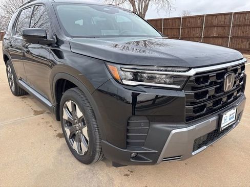 New 2026 Honda Pilot Touring image 2