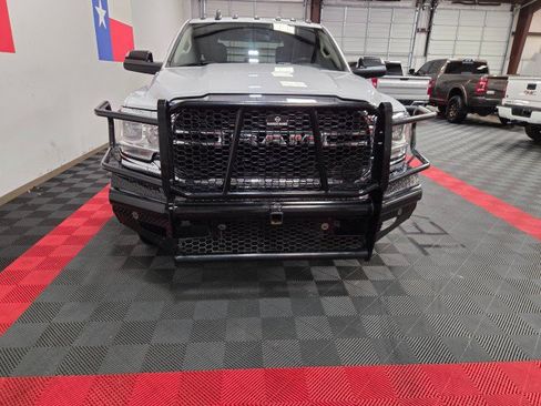 Used 2020 RAM 3500 Tradesman w/ Chrome Appearance Group AWD/4WD image 4