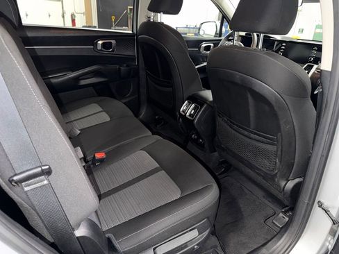 Used 2021 Kia Sorento LX image 18