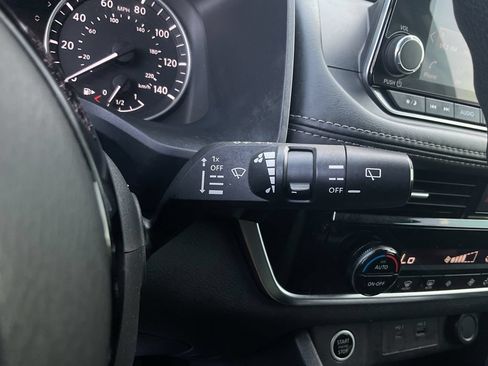 Used 2021 Nissan Rogue SV FWD image 27