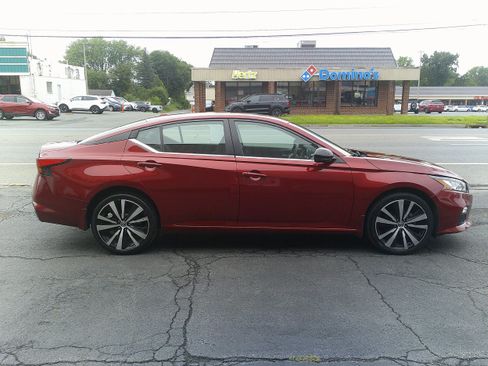 Used 2021 Nissan Altima 2.5 SR w/ SR Premium Package AWD/4WD image 8
