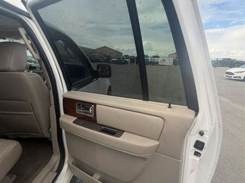 Used 2012 Lincoln Navigator L 4WD image 14