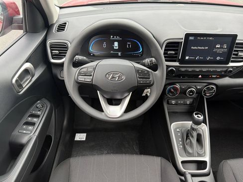 Used 2026 Hyundai Venue SE FWD image 17