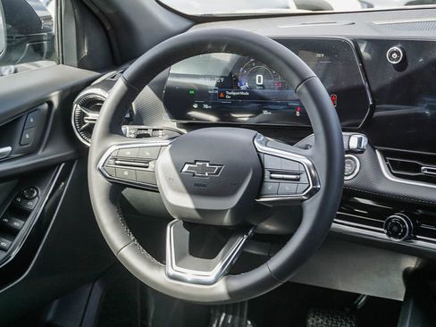 New 2026 Chevrolet Equinox LT w/ Midnight Edition FWD image 16
