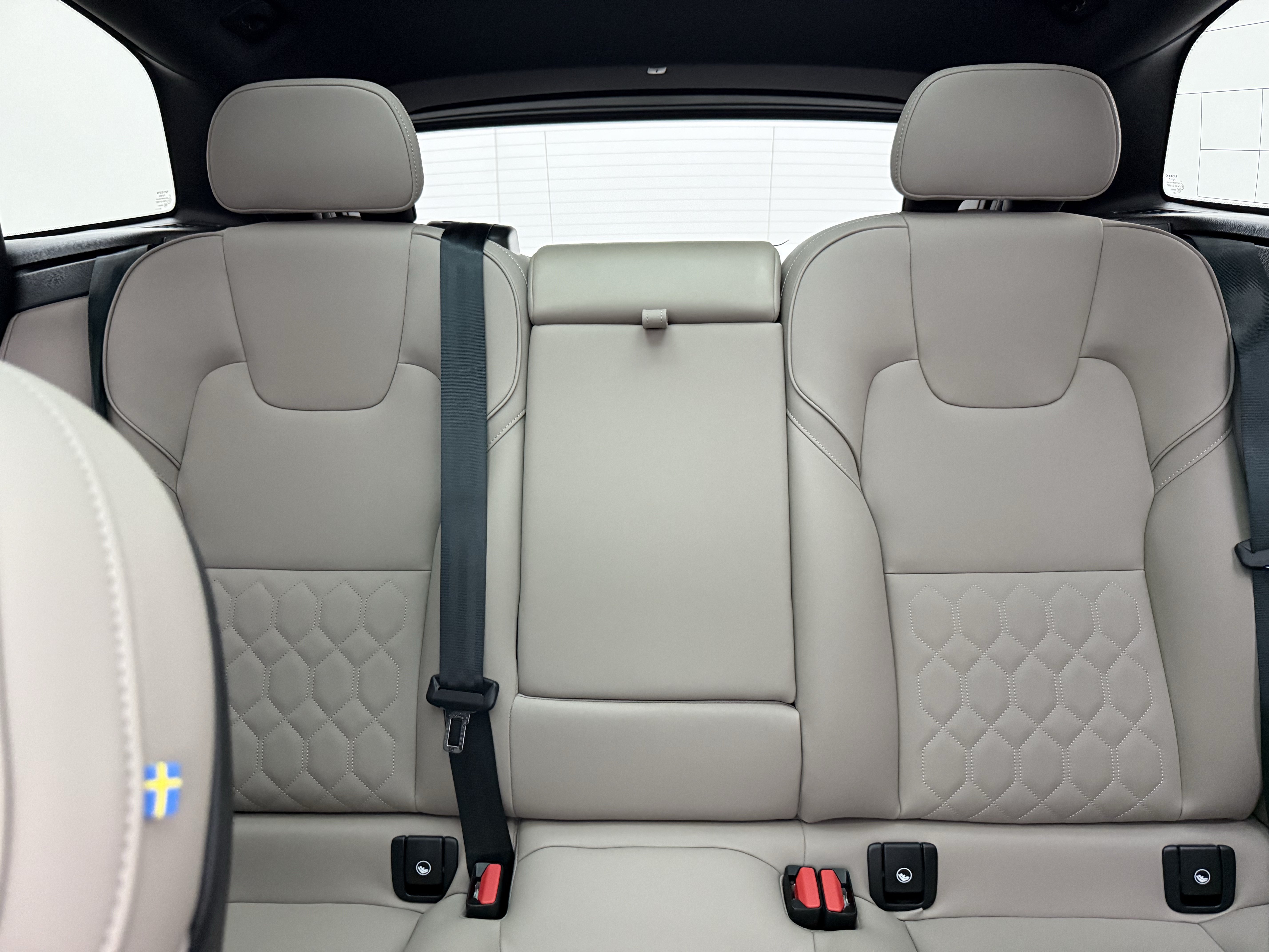 Certified 2026 Volvo XC60 B5 Plus AWD/4WD image 28