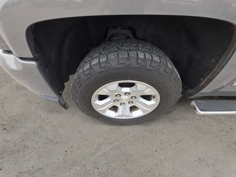 Used 2017 Chevrolet Silverado 1500 LTZ Z71 w/ LTZ Plus Package AWD/4WD image 9
