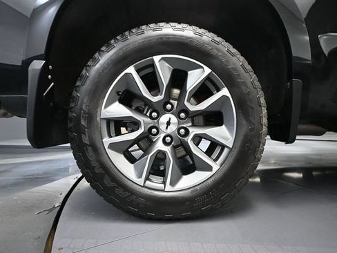 Used 2024 Chevrolet Silverado 1500 RST AWD/4WD image 17