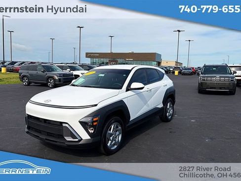 Certified 2025 Hyundai Kona SE AWD/4WD image 3