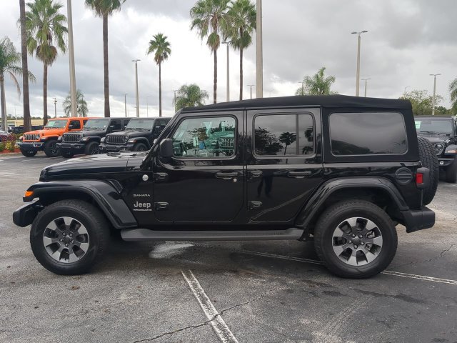 Used 2023 Jeep Wrangler Unlimited Sahara w/ Cold Weather Group AWD/4WD image 8