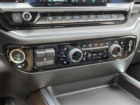 Used 2025 Chevrolet Silverado 2500 High Country w/ High Country Premium Package image 34