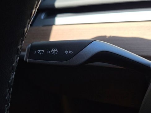 Used 2025 Tesla Model Y Long Range RWD image 15