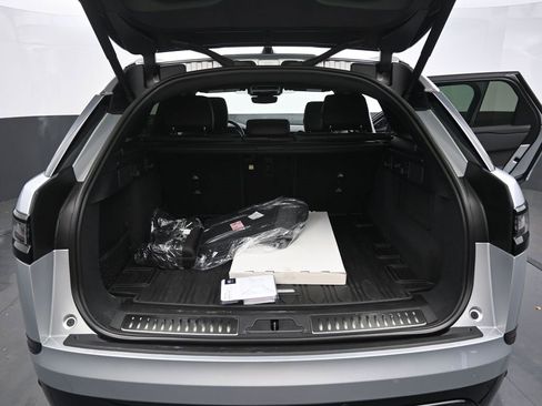 New 2025 Land Rover Range Rover Velar Dynamic SE image 13